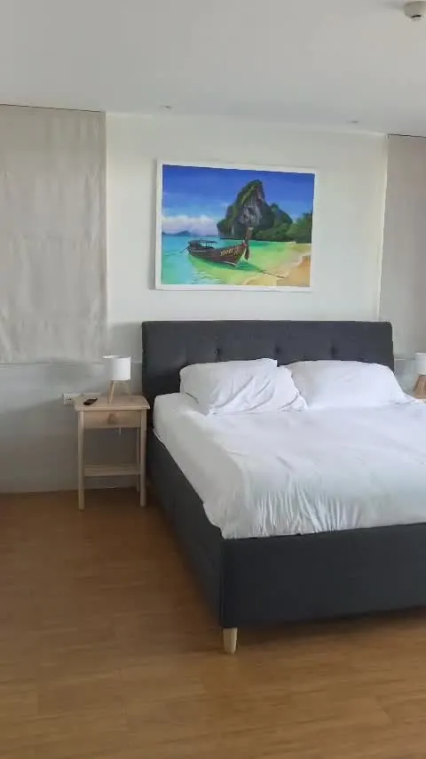 Bedroom walkthrough preview